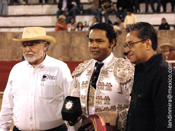 Se llev� el Roset�n de Plata