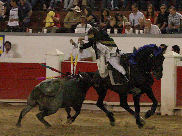 A dos manos va G�rate