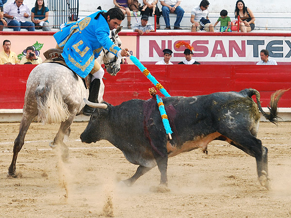 Colocando la banderilla