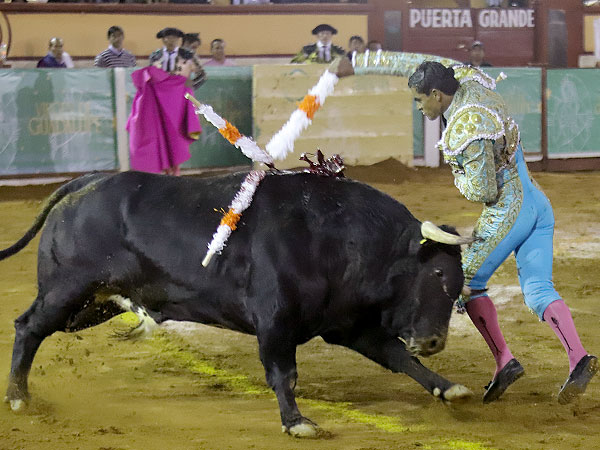 Rivera gran banderillero