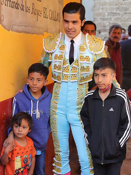 �S� a los ni�os en los toros!