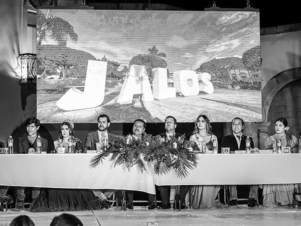 Autoridades e invitados