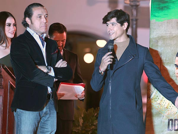 Luis David al micr�fono