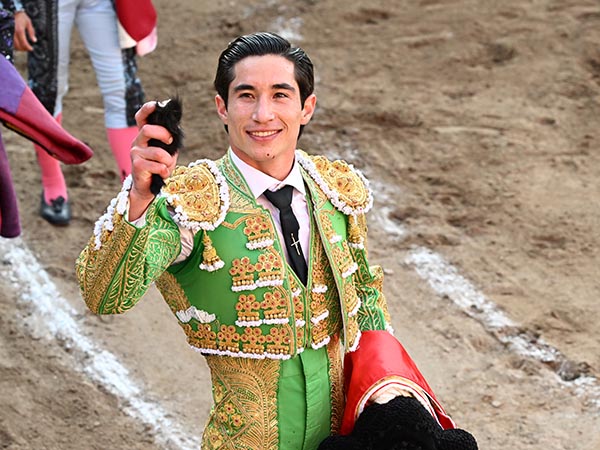 Solitaria oreja de Ferm�n IV