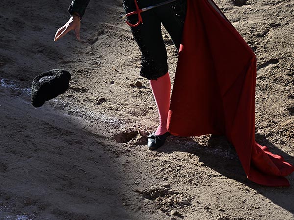 La montera en el aire