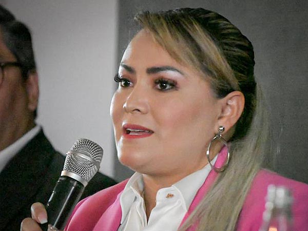 Aurora Jim�nez, presidenta del DIF