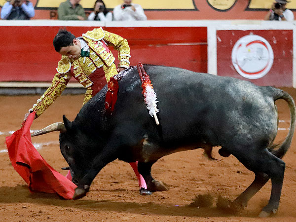 Jos� Mar�a Mac�as