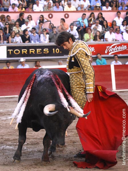 Atr�s de la cadera