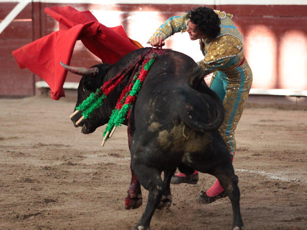 Efectivo con la espada