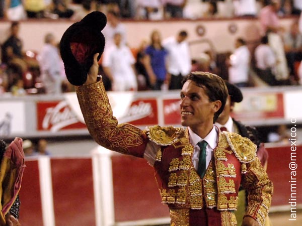 Ovacionado en la vuelta al ruedo