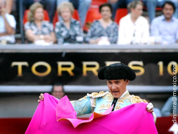 Dos espadazos ...Dos orejas