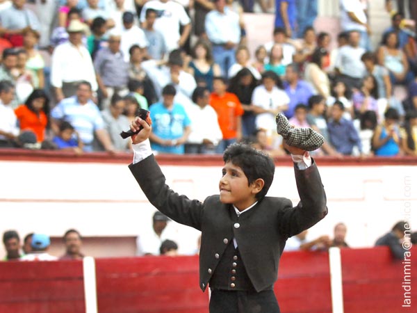 Oreja y vuelta para David