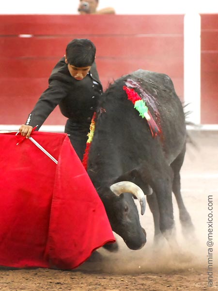 No por la faja ...Por el pecho !!!