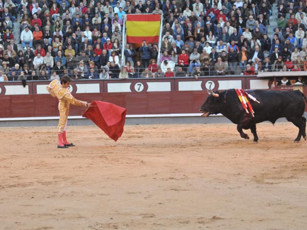 La muleta, siempre por delante