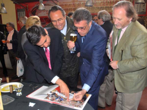 Ra�l Mart�nez, ejecutivo de SER