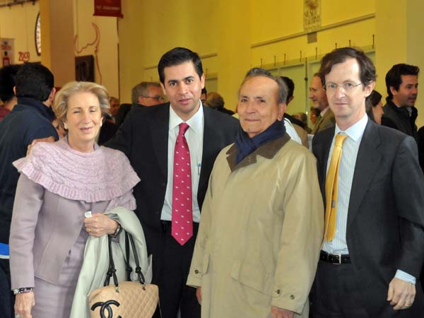 Con �ngel Garc�a y familia