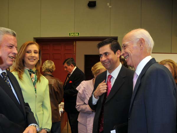 Zerme�o y esposa, con Ni�o y Sergio