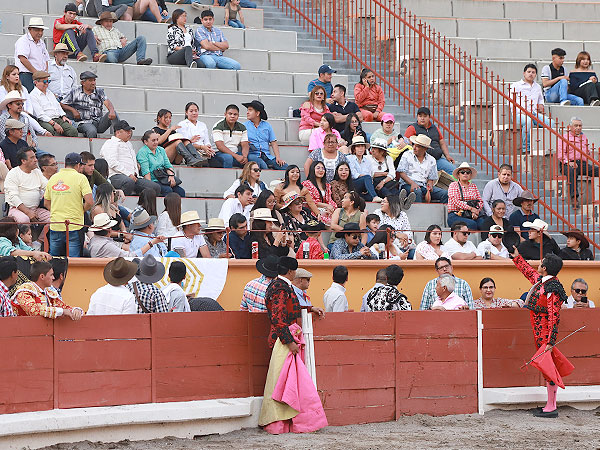 Al muy taurino Padre Adri�n