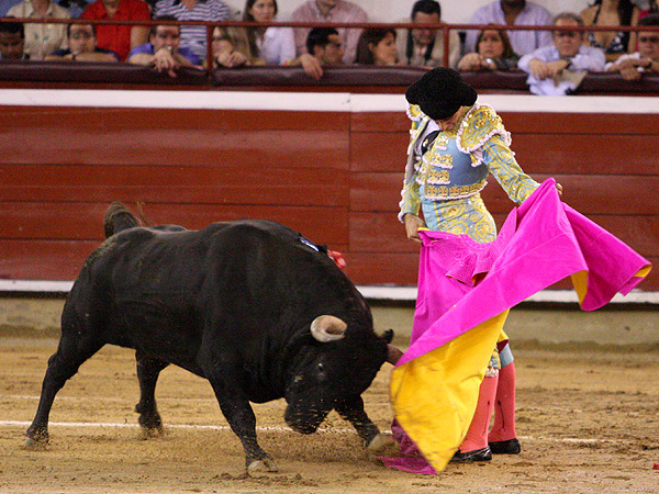 Salvador Corts con el capote