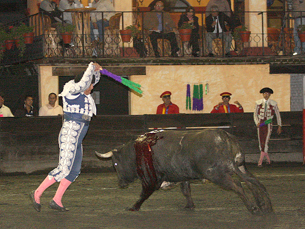 Juanito Acosta, cuadrando