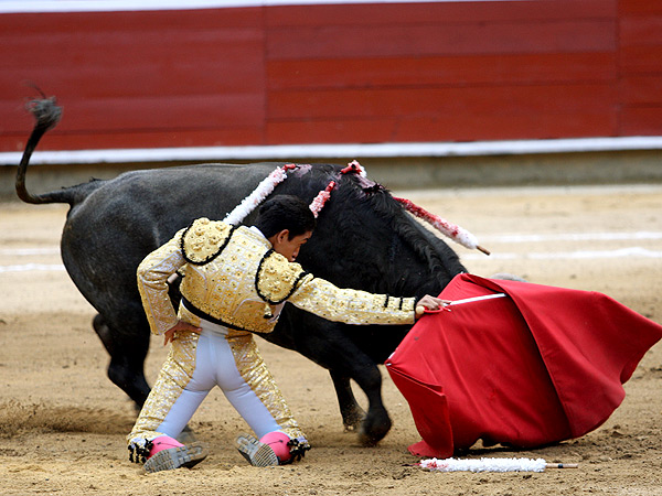 Trepidante inicio de faena