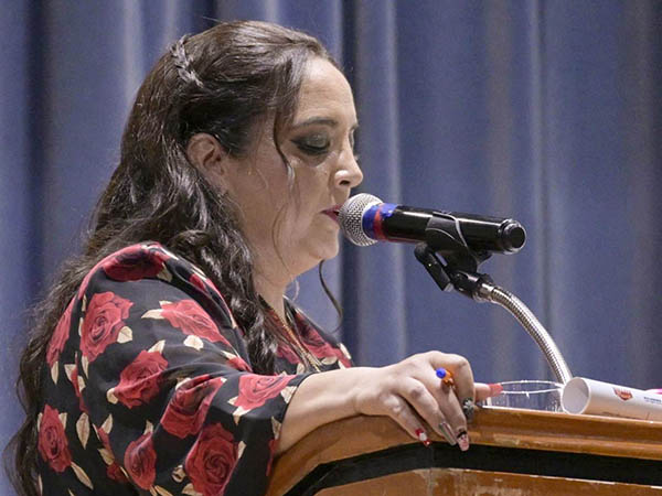 Lily Morones, moderadora del evento