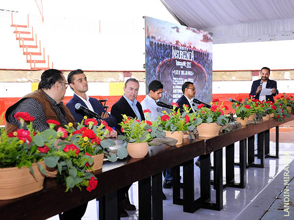 Organizadores y matadores en el evento