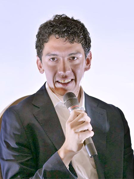 C�sar Pacheco ante sus paisanos