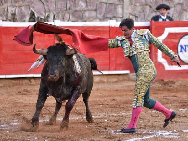 Escaso juego del tercero