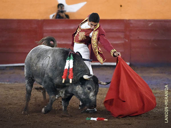 Le busc� las vueltas al sexto