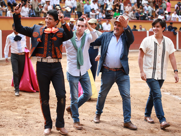 Vuelta con Juan Carlos Gonz�lez e hijos