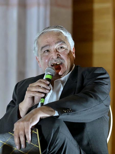 Francisco Esparza, entrevistador