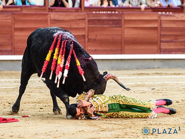 Aporreada en la arena