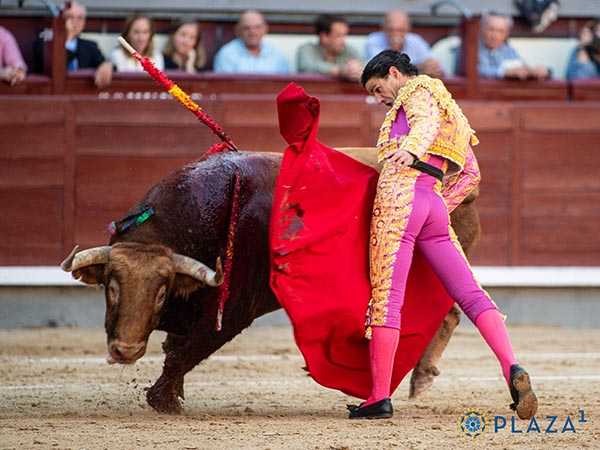 Buscando sacarle algunos pases