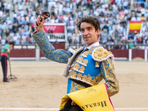 Solitaria oreja de Vctor