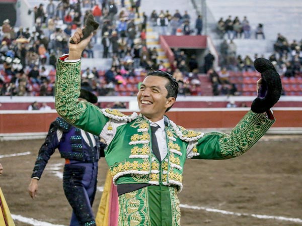 La segunda oreja para Tllez