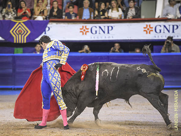 El don de cambiar el rumbo del festejo