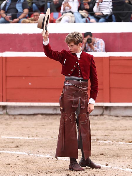 Saludos en el tercio