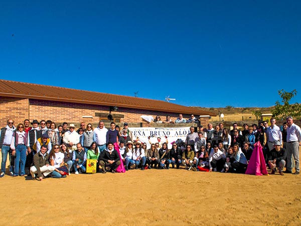 Bruno se despide de su peña en España