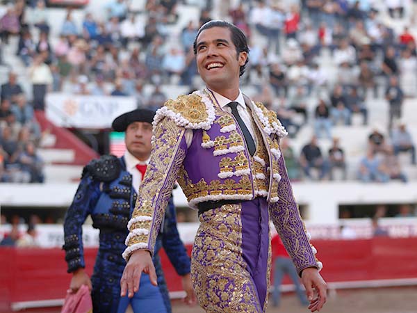 Aclamado en la vuelta