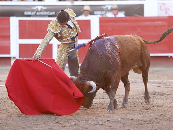 Acompasado en los medios