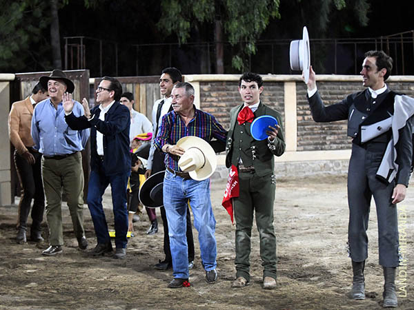 Matadores y directivos en la vuelta