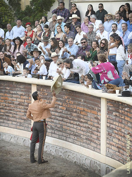 Emotivo brindis a Claudia Mayordomo