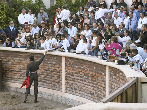 El brindis a los nios del BIFAM