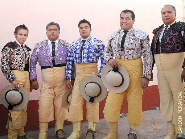 Por edades y estaturas