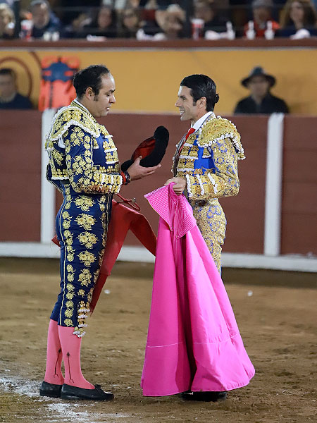 Brindis a su amigo Emilio