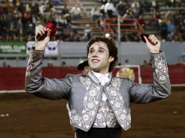 Dos orejas al caballista