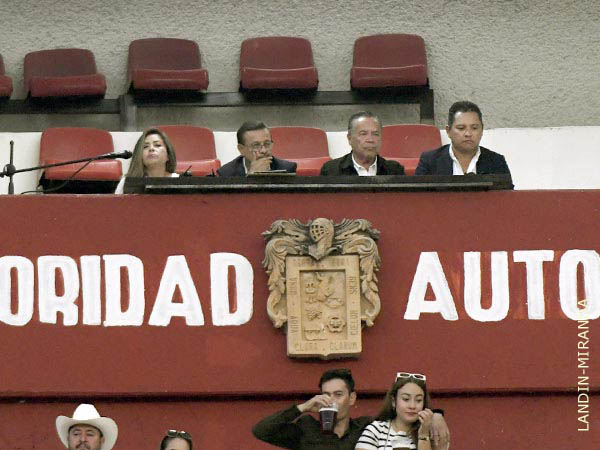 Snchez, Pastor y Yayo Robledo en biombo