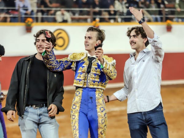 Vuelta al ruedo compartida