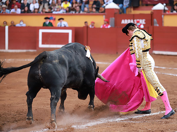 Borja Jimnez abrindose de capa